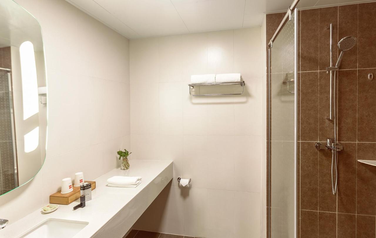 ibis Zhengzhou Longhai Road Bagian luar foto
