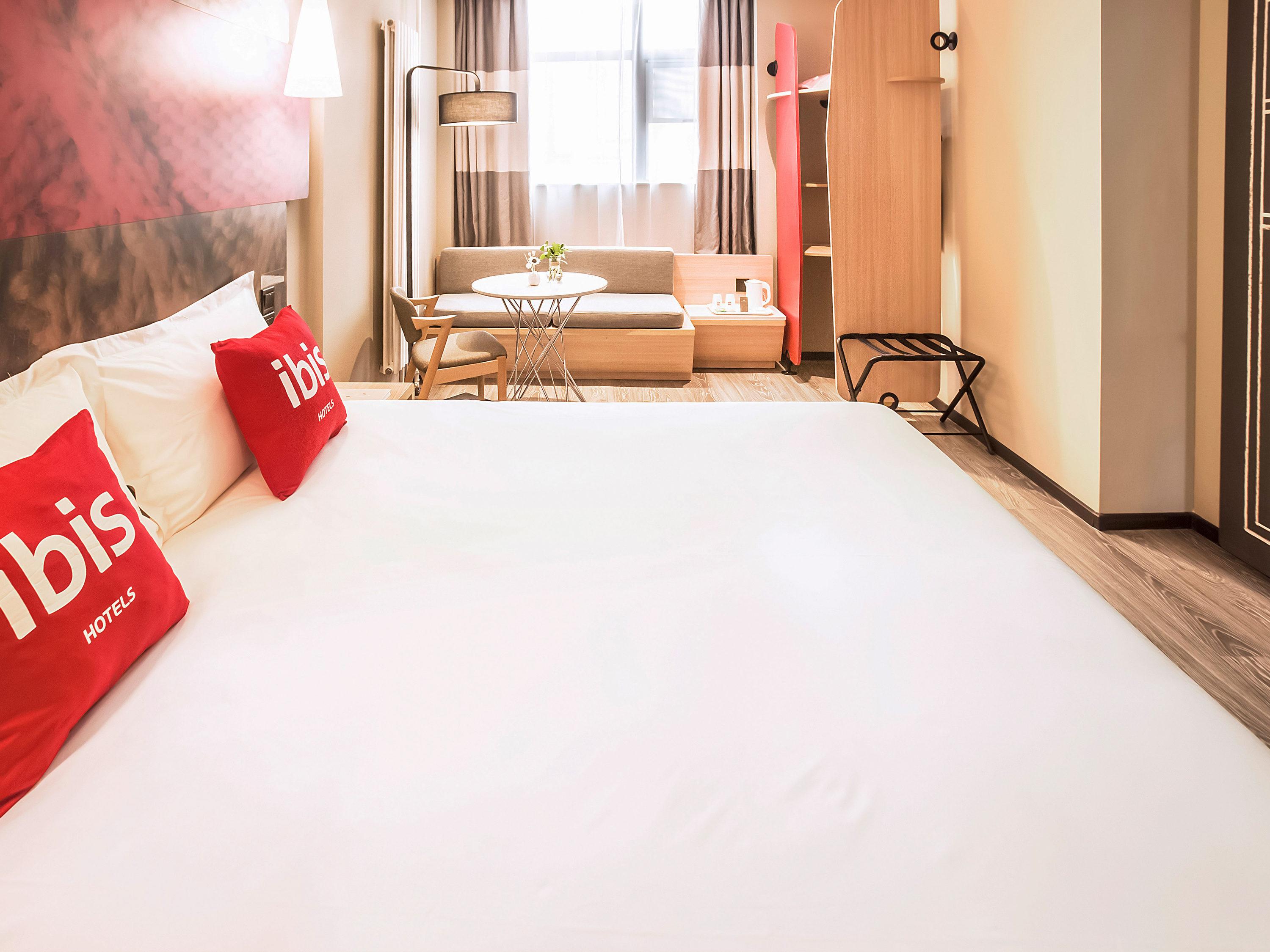 ibis Zhengzhou Longhai Road Bagian luar foto