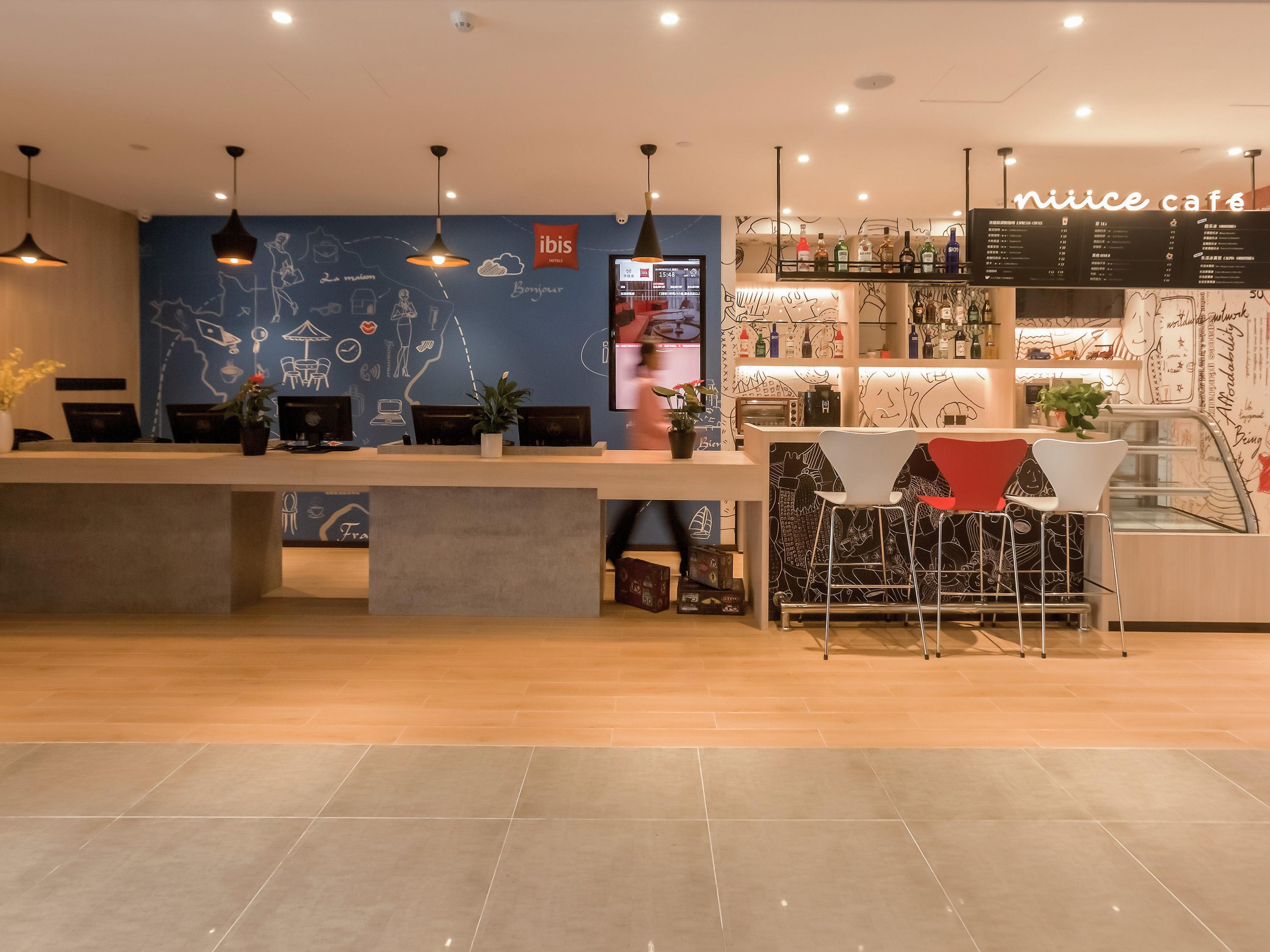 ibis Zhengzhou Longhai Road Bagian luar foto